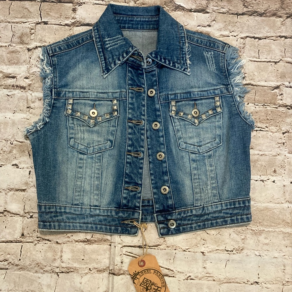 NWT vintage angle premium studs details, denim vest size 5